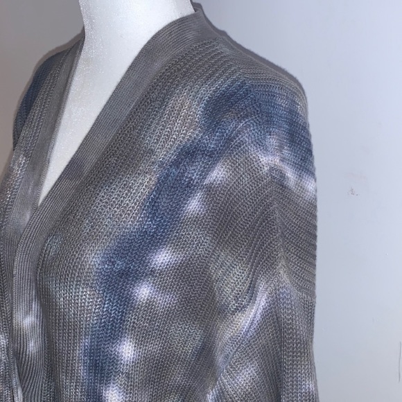 Young, Fabulous & Broke tie dye ripped V-neck Indie Cardigan in Grey. - size M/L - Picture 9 of 14
